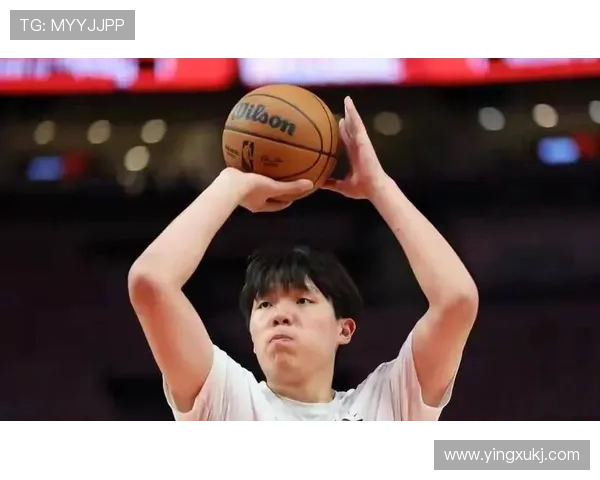 杨瀚森展现细腻技术小勾手轻松命中展示柔和手感助力球队领先