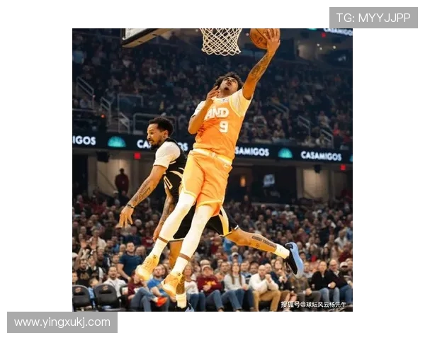 字母哥伤退米切尔37分带队骑士力克雄鹿梅里尔贡献20分